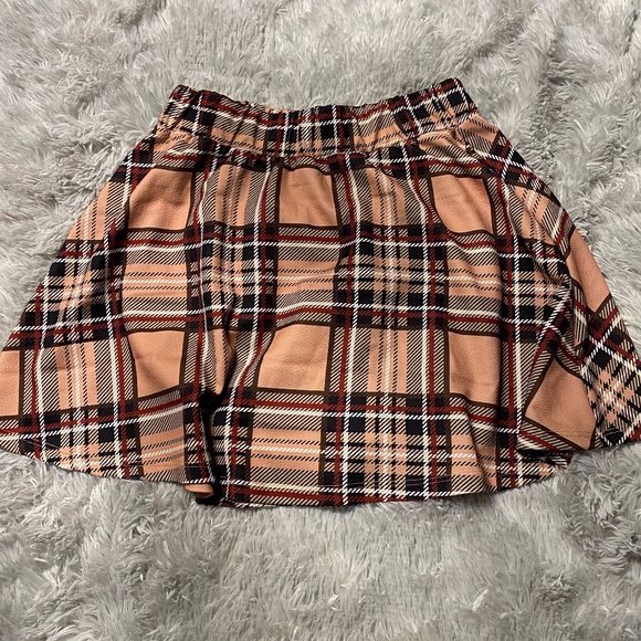 Mini plaid skater skirt - Picture 1 of 2
